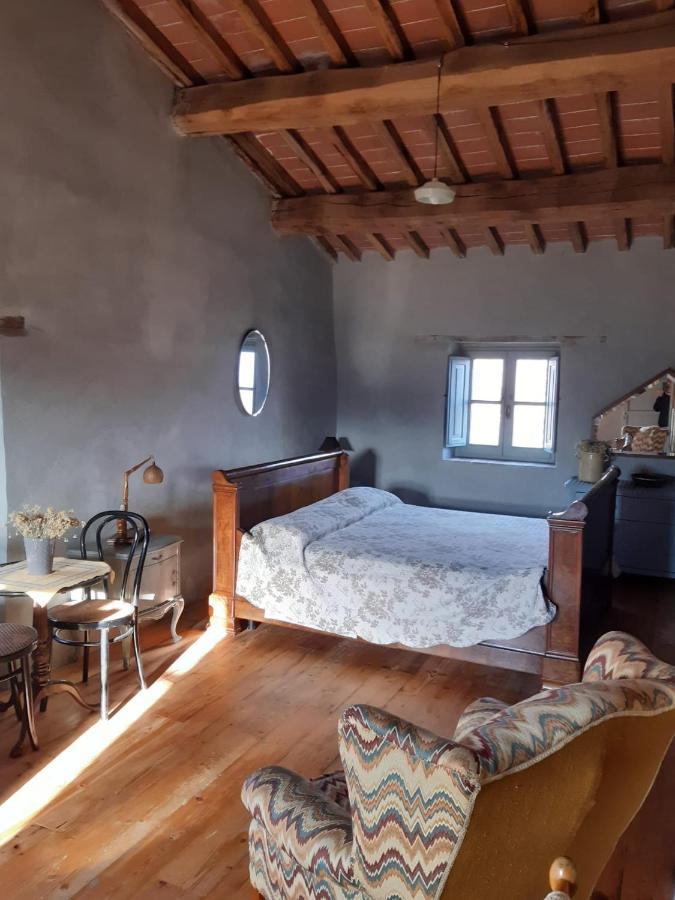 Borgo Cardaneto Bed and Breakfast Montone  Exteriör bild