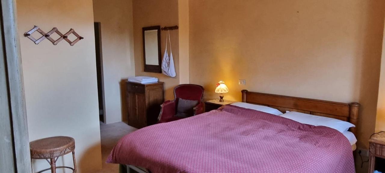 Borgo Cardaneto Bed and Breakfast Montone  Exteriör bild