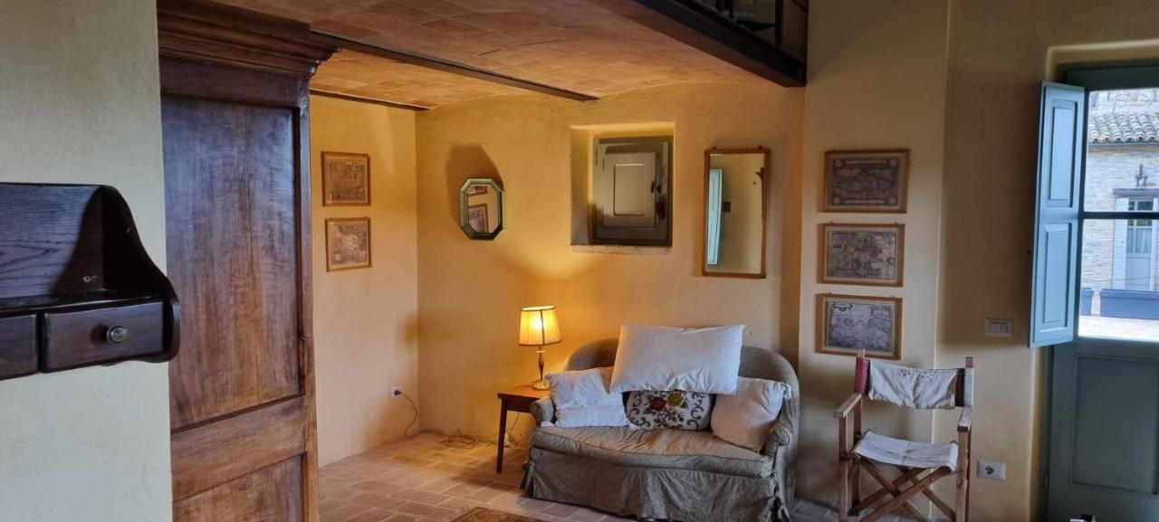 Borgo Cardaneto Bed and Breakfast Montone  Exteriör bild