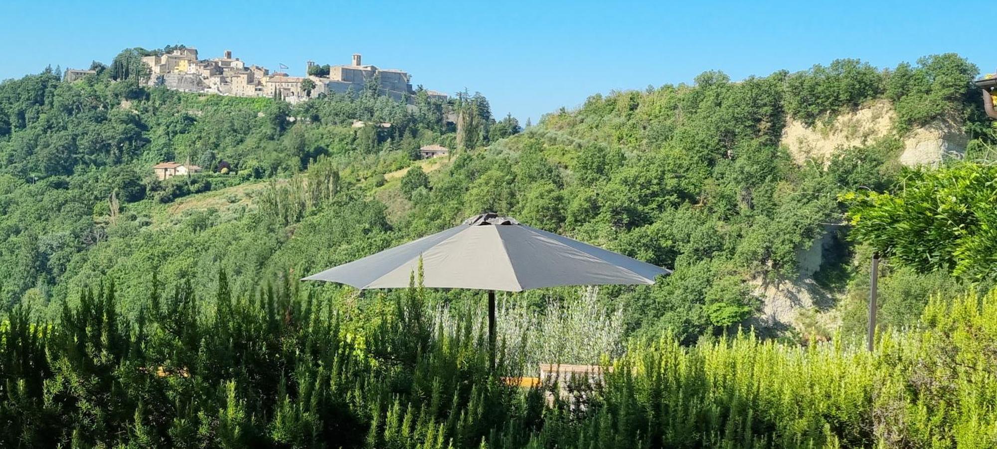 Borgo Cardaneto Bed and Breakfast Montone  Exteriör bild